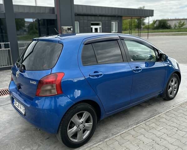 Синий Тойота Ярис, объемом двигателя 1.3 л и пробегом 256 тыс. км за 6000 $, фото 7 на Automoto.ua