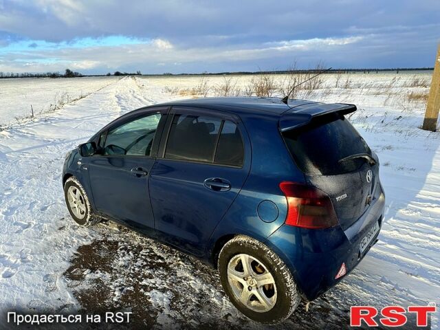 Синий Тойота Ярис, объемом двигателя 1.4 л и пробегом 180 тыс. км за 4750 $, фото 3 на Automoto.ua