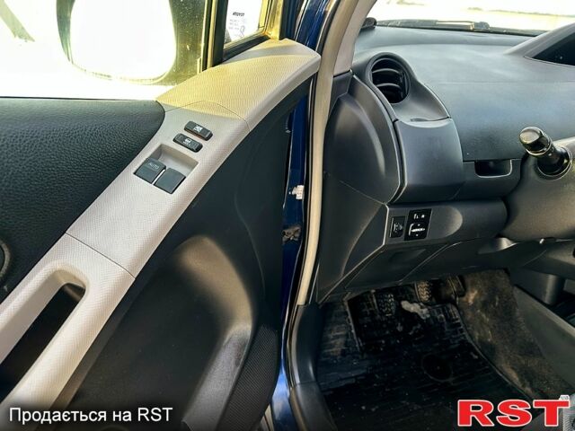Синий Тойота Ярис, объемом двигателя 1.4 л и пробегом 180 тыс. км за 4750 $, фото 11 на Automoto.ua