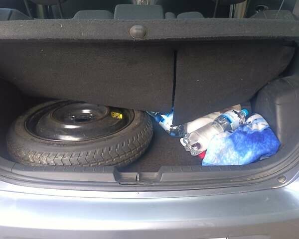 Синий Тойота Ярис, объемом двигателя 1 л и пробегом 166 тыс. км за 3900 $, фото 15 на Automoto.ua