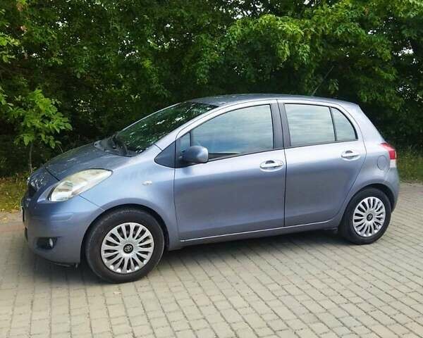 Синий Тойота Ярис, объемом двигателя 1 л и пробегом 166 тыс. км за 3900 $, фото 6 на Automoto.ua