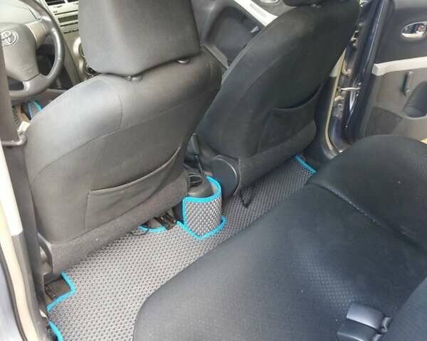 Синий Тойота Ярис, объемом двигателя 1 л и пробегом 166 тыс. км за 3900 $, фото 10 на Automoto.ua