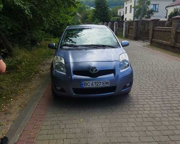 Синий Тойота Ярис, объемом двигателя 1 л и пробегом 166 тыс. км за 3900 $, фото 4 на Automoto.ua