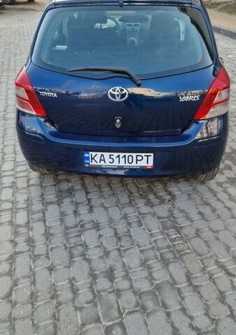 Синий Тойота Ярис, объемом двигателя 1 л и пробегом 200 тыс. км за 4600 $, фото 18 на Automoto.ua