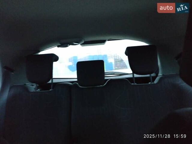 Синий Тойота Ярис, объемом двигателя 0 л и пробегом 195 тыс. км за 4999 $, фото 23 на Automoto.ua