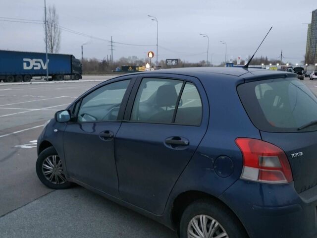 Синій Тойота Яріс, об'ємом двигуна 1 л та пробігом 195 тис. км за 4999 $, фото 7 на Automoto.ua