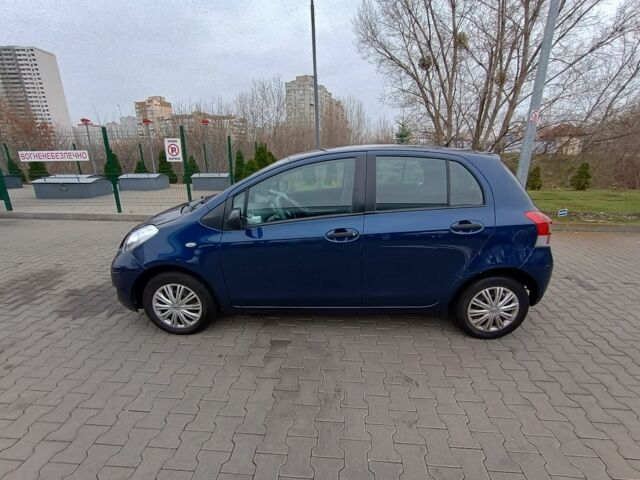 Синий Тойота Ярис, объемом двигателя 1 л и пробегом 3 тыс. км за 6000 $, фото 1 на Automoto.ua