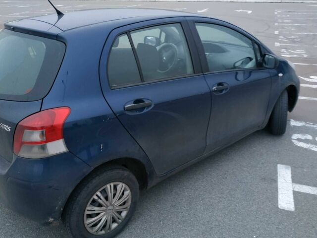 Синій Тойота Яріс, об'ємом двигуна 1 л та пробігом 195 тис. км за 4999 $, фото 6 на Automoto.ua