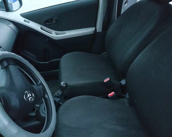 Синий Тойота Ярис, объемом двигателя 0 л и пробегом 195 тыс. км за 4999 $, фото 19 на Automoto.ua