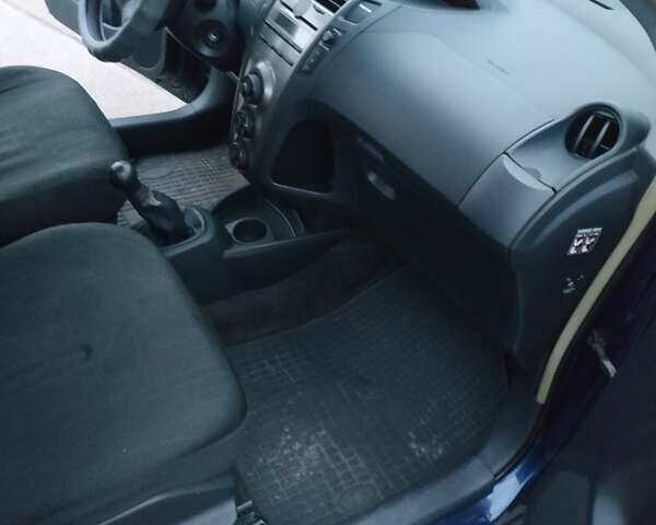 Синий Тойота Ярис, объемом двигателя 0 л и пробегом 195 тыс. км за 4999 $, фото 24 на Automoto.ua