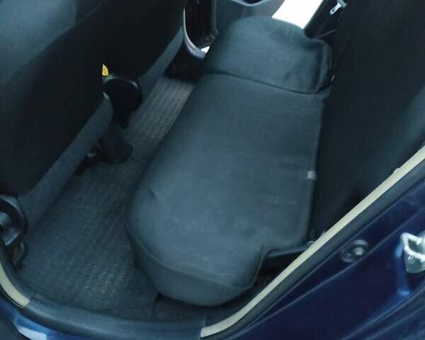 Синий Тойота Ярис, объемом двигателя 0 л и пробегом 195 тыс. км за 4999 $, фото 14 на Automoto.ua