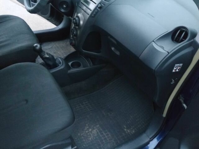 Синій Тойота Яріс, об'ємом двигуна 1 л та пробігом 195 тис. км за 4999 $, фото 14 на Automoto.ua