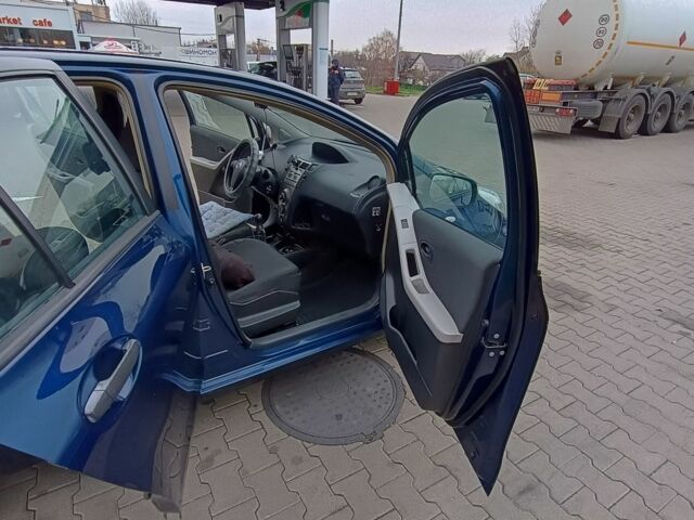 Синий Тойота Ярис, объемом двигателя 1 л и пробегом 3 тыс. км за 6000 $, фото 7 на Automoto.ua