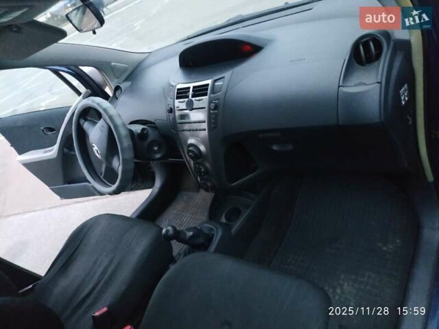 Синий Тойота Ярис, объемом двигателя 0 л и пробегом 195 тыс. км за 4999 $, фото 28 на Automoto.ua