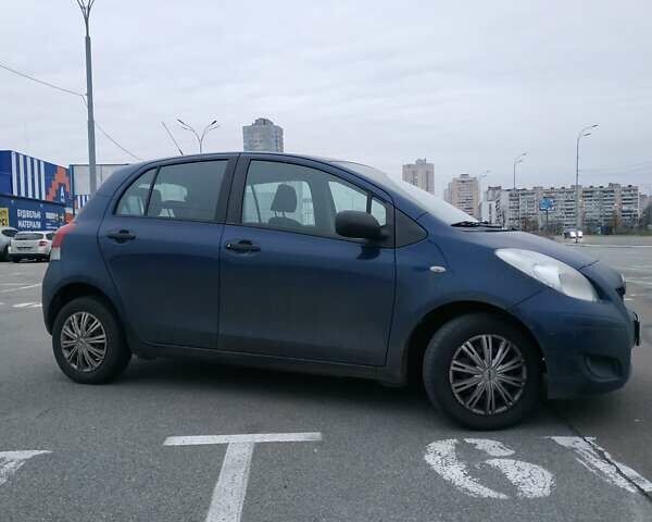 Синий Тойота Ярис, объемом двигателя 0 л и пробегом 195 тыс. км за 4999 $, фото 4 на Automoto.ua