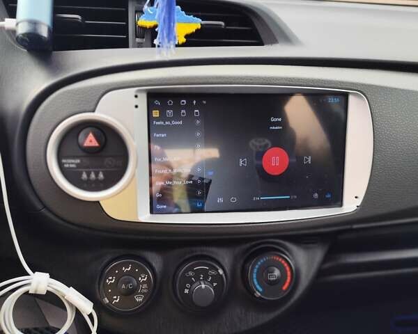 Синий Тойота Ярис, объемом двигателя 1 л и пробегом 144 тыс. км за 6800 $, фото 13 на Automoto.ua