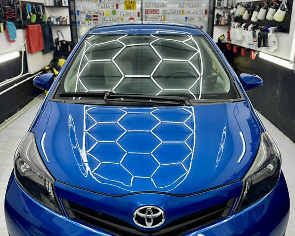 Синий Тойота Ярис, объемом двигателя 1.5 л и пробегом 212 тыс. км за 8000 $, фото 3 на Automoto.ua