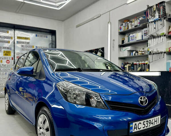 Синий Тойота Ярис, объемом двигателя 1.5 л и пробегом 212 тыс. км за 8000 $, фото 1 на Automoto.ua