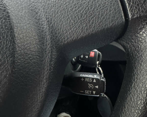 Синий Тойота Ярис, объемом двигателя 1.5 л и пробегом 212 тыс. км за 8000 $, фото 31 на Automoto.ua