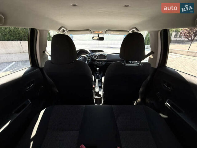 Тойота Яріс 2013 у Рівному на Automoto.ua Синій Тойота Яріс, об'ємом двигуна 1.4 л та пробігом 181 тис. км за 7500 $, фото 5 на Automoto.ua