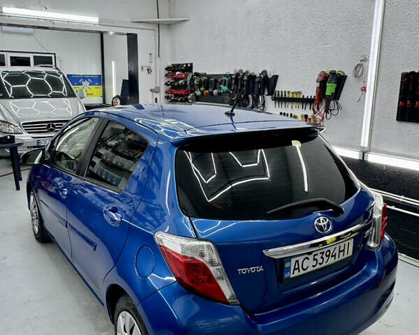 Синий Тойота Ярис, объемом двигателя 1.5 л и пробегом 212 тыс. км за 8000 $, фото 6 на Automoto.ua