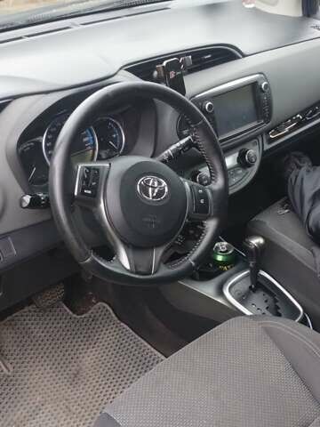 Синій Тойота Яріс, об'ємом двигуна 1.5 л та пробігом 227 тис. км за 11300 $, фото 1 на Automoto.ua