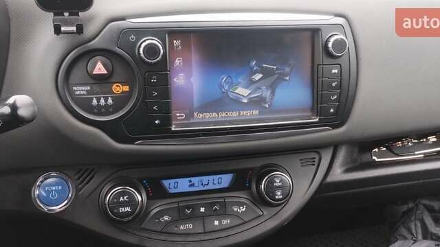 Синій Тойота Яріс, об'ємом двигуна 1.5 л та пробігом 227 тис. км за 11300 $, фото 3 на Automoto.ua