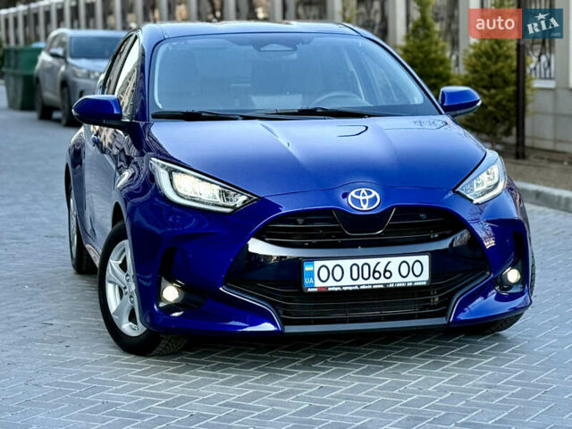 Синій Тойота Яріс, об'ємом двигуна 1.49 л та пробігом 6 тис. км за 25999 $, фото 2 на Automoto.ua