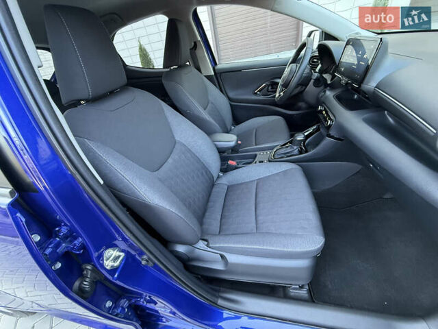 Синій Тойота Яріс, об'ємом двигуна 1.49 л та пробігом 6 тис. км за 25999 $, фото 89 на Automoto.ua