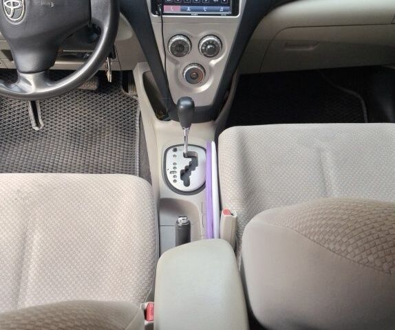 Синий Тойота Ярис, объемом двигателя 1.5 л и пробегом 240 тыс. км за 5600 $, фото 5 на Automoto.ua