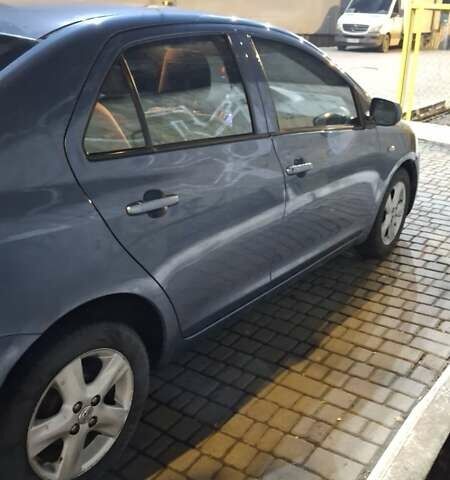 Синій Тойота Яріс, об'ємом двигуна 1.5 л та пробігом 240 тис. км за 5500 $, фото 3 на Automoto.ua