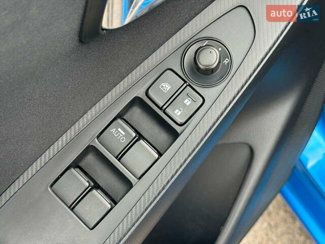Синий Тойота Ярис, объемом двигателя 1.5 л и пробегом 170 тыс. км за 12890 $, фото 13 на Automoto.ua