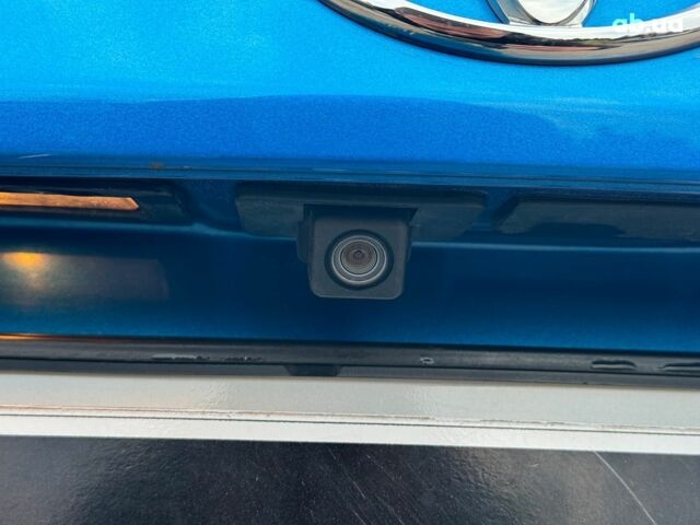 Синій Тойота Яріс, об'ємом двигуна 1.5 л та пробігом 170 тис. км за 12790 $, фото 7 на Automoto.ua