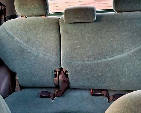 Зеленый Тойота Ярис, объемом двигателя 1 л и пробегом 254 тыс. км за 3000 $, фото 3 на Automoto.ua