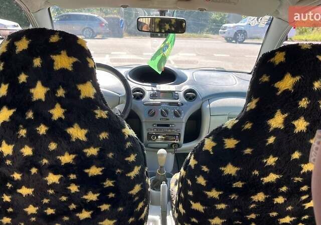Зелений Тойота Яріс, об'ємом двигуна 1 л та пробігом 328 тис. км за 3250 $, фото 2 на Automoto.ua
