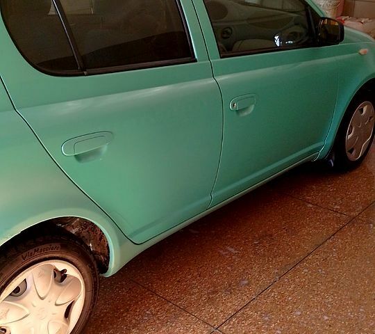 Зеленый Тойота Ярис, объемом двигателя 1 л и пробегом 254 тыс. км за 3000 $, фото 8 на Automoto.ua