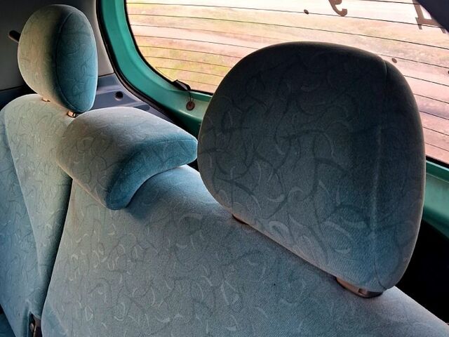 Зеленый Тойота Ярис, объемом двигателя 1 л и пробегом 254 тыс. км за 3000 $, фото 2 на Automoto.ua