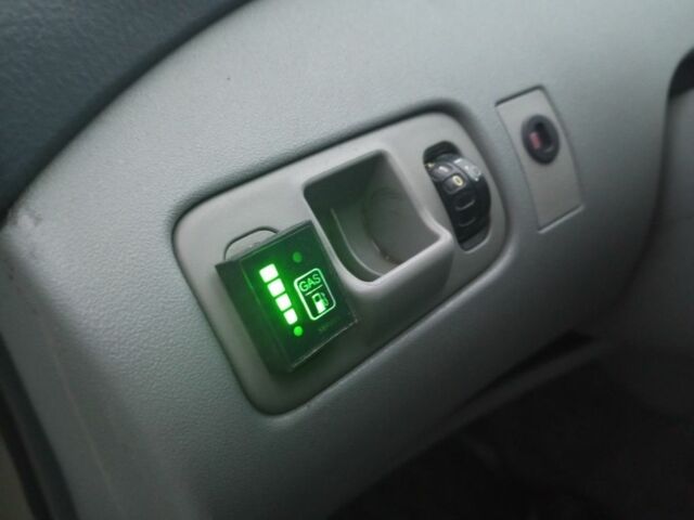 Зеленый Тойота Ярис, объемом двигателя 1 л и пробегом 370 тыс. км за 3000 $, фото 11 на Automoto.ua