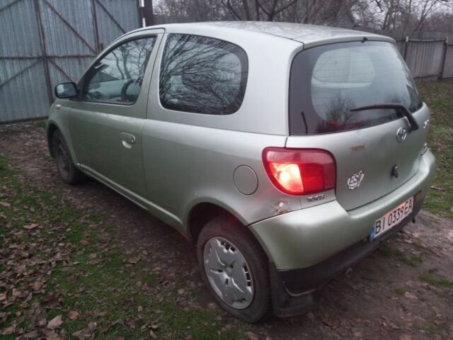 Зеленый Тойота Ярис, объемом двигателя 1 л и пробегом 370 тыс. км за 3000 $, фото 4 на Automoto.ua