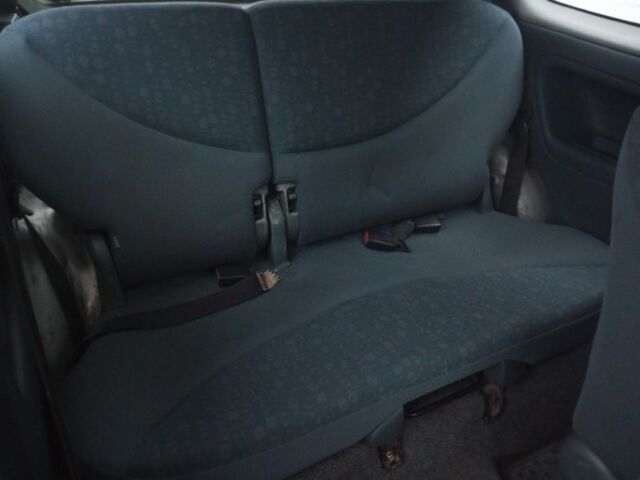 Зеленый Тойота Ярис, объемом двигателя 1 л и пробегом 370 тыс. км за 3000 $, фото 12 на Automoto.ua