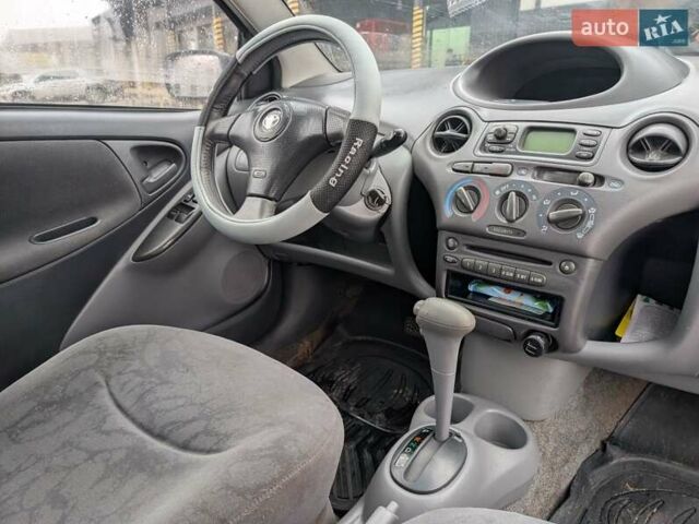 Зеленый Тойота Ярис, объемом двигателя 1.3 л и пробегом 250 тыс. км за 3350 $, фото 17 на Automoto.ua