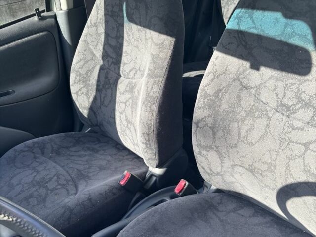 Зеленый Тойота Ярис, объемом двигателя 1.3 л и пробегом 132 тыс. км за 6500 $, фото 6 на Automoto.ua