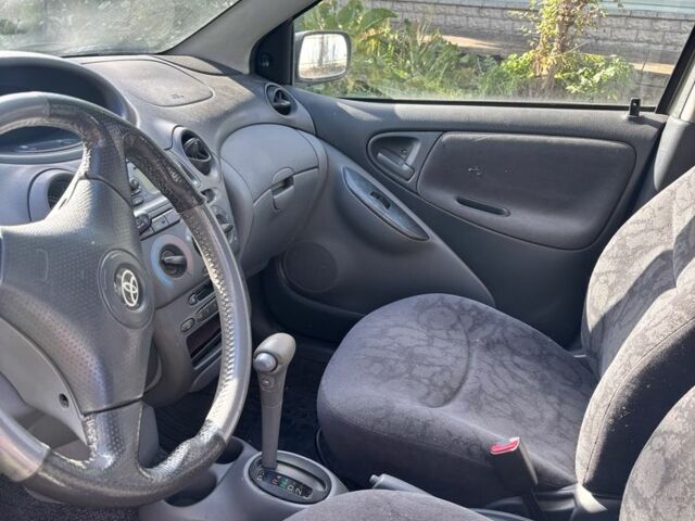 Зеленый Тойота Ярис, объемом двигателя 1.3 л и пробегом 132 тыс. км за 6500 $, фото 5 на Automoto.ua