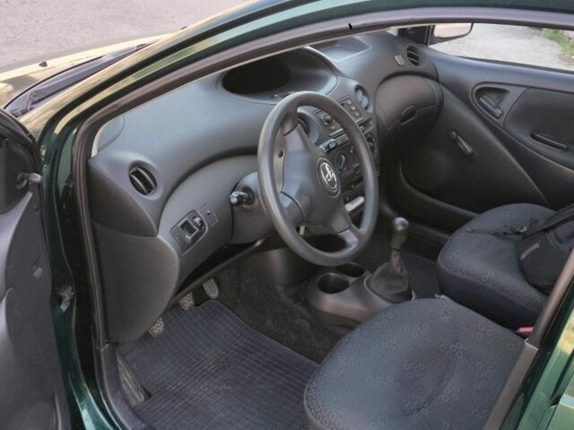 Зеленый Тойота Ярис, объемом двигателя 1 л и пробегом 133 тыс. км за 2800 $, фото 7 на Automoto.ua