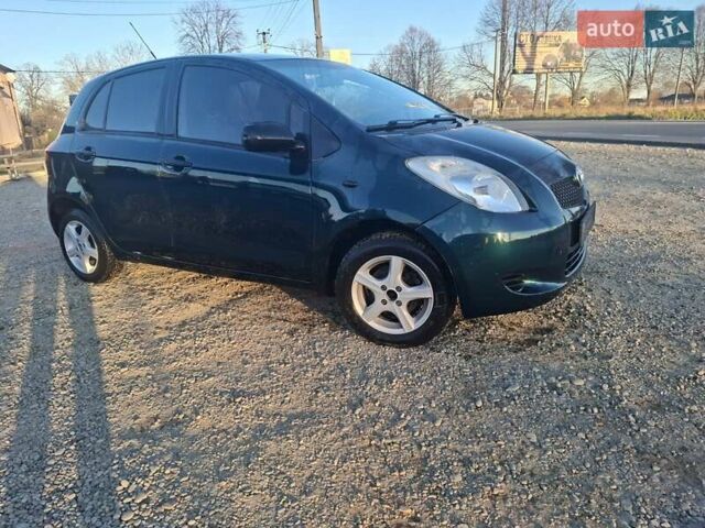 Зелений Тойота Яріс, об'ємом двигуна 1 л та пробігом 188 тис. км за 3750 $, фото 1 на Automoto.ua