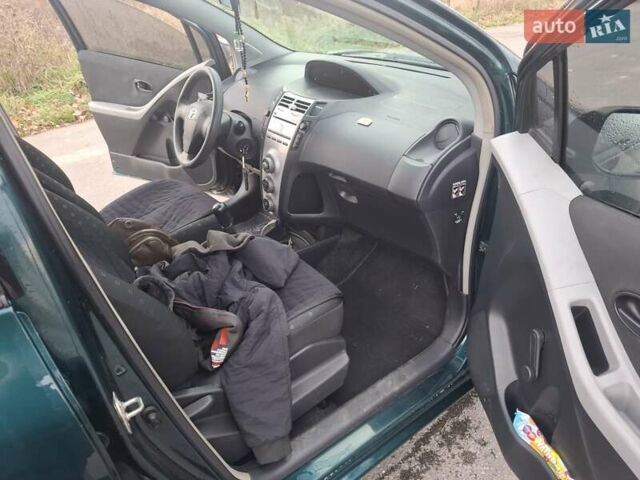 Зелений Тойота Яріс, об'ємом двигуна 1 л та пробігом 188 тис. км за 3750 $, фото 15 на Automoto.ua