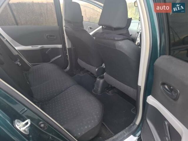 Зелений Тойота Яріс, об'ємом двигуна 1 л та пробігом 188 тис. км за 3750 $, фото 21 на Automoto.ua