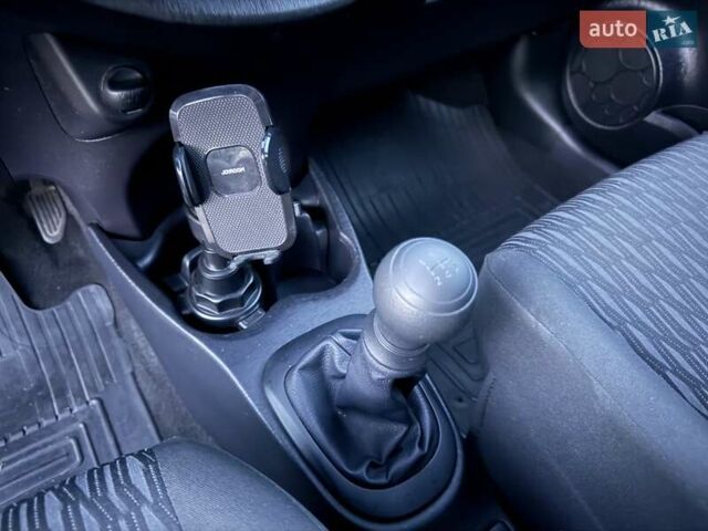 Зеленый Тойота Ярис, объемом двигателя 1 л и пробегом 60 тыс. км за 6200 $, фото 40 на Automoto.ua