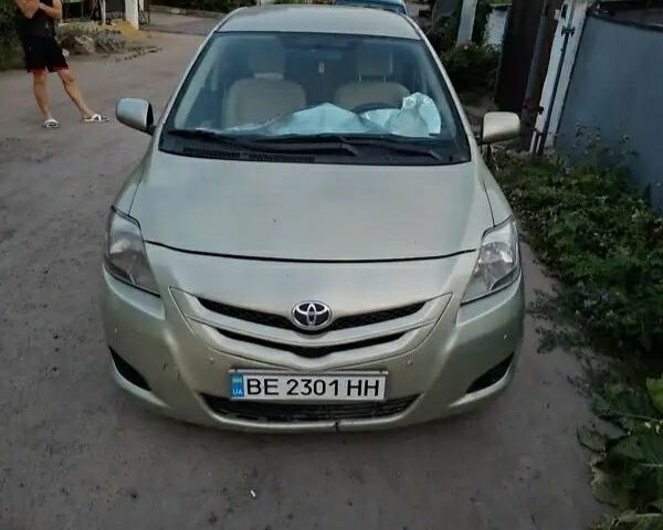 Зеленый Тойота Ярис, объемом двигателя 1.3 л и пробегом 198 тыс. км за 1600 $, фото 4 на Automoto.ua