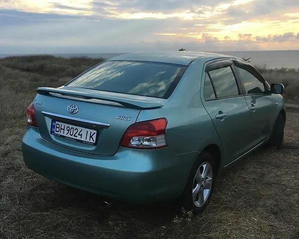 Зелений Тойота Яріс, об'ємом двигуна 1.3 л та пробігом 236 тис. км за 6366 $, фото 7 на Automoto.ua